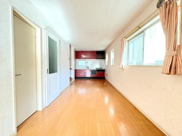 横浜市保土ケ谷区神戸町の中古一戸建の居間・リビング