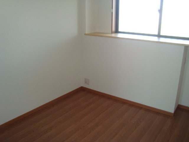 【内装】 | コンフォートヒルズ | 洋室②