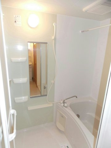 メゾングレイスＢの浴室