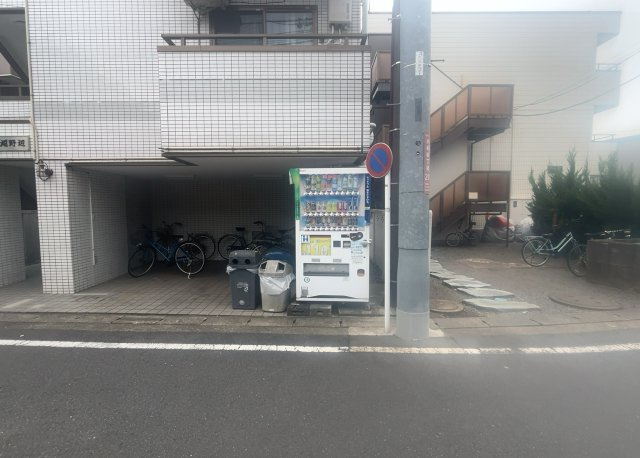 【その他】 | パレ・ドール淵野辺 | 駐車場と明記されていても、最小スペースでつくられた駐車場だと大型車は駐車できなかったり、出入りしにくくなったりする可能性があります。お車のサイズと購入したい物件の駐車場のサイズを現地で確認しましょう。