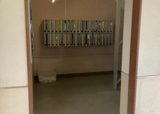 【受付】 | サンアベニューめじろ台 | 受付はマンションコンシェルジュがいる場合もあれば、管理人が滞在する小部屋を総称して呼ぶことがあります。主にエントランスに設置されていることから、防犯面でも期待ができます。防犯設備がない場合はより安心！