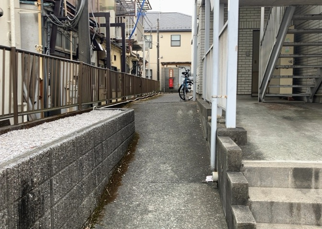 【内装】 | サンアベニューめじろ台 | 共用部分は、一棟の建物に住む区分所有者全員が共同で所有するとし、共用部分の管理、補修などは、区分所有者で形成される管理組合が行います。個人の判断で勝手に変更することはできませんので覚えておきましょう。