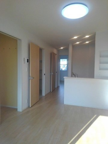 ハピネス・イリゼⅡの居間・リビング