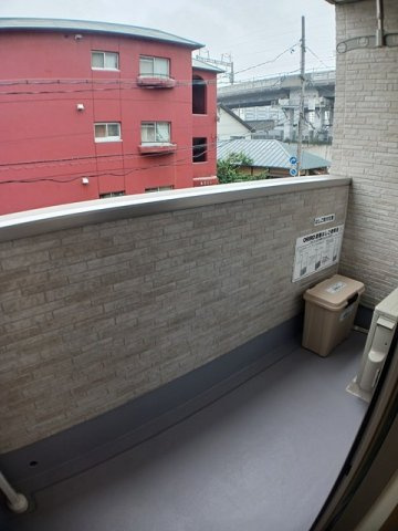 フォレスト　クレーンのバルコニー