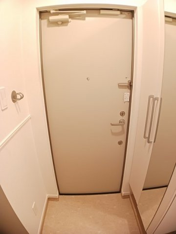 フォレスト　クレーンの玄関