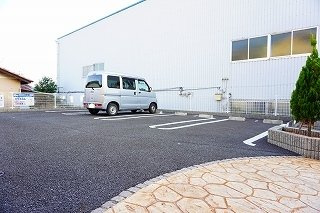 エム　グランジェの駐車場