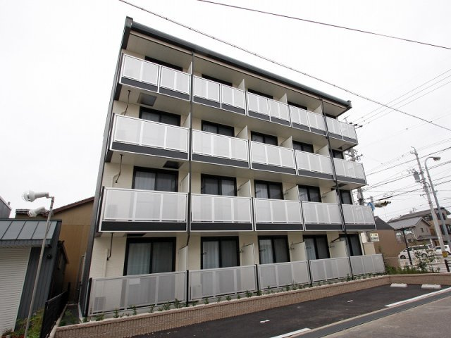 レオパレスセロームＢの外観