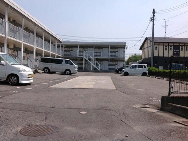 レオパレスコンタディーノ　オカザキのその他|駐車場