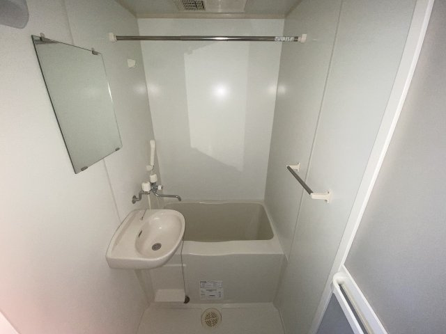 レオパレス幸の浴室|浴室乾燥機付き