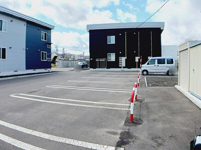 アリビオ２７の駐車場