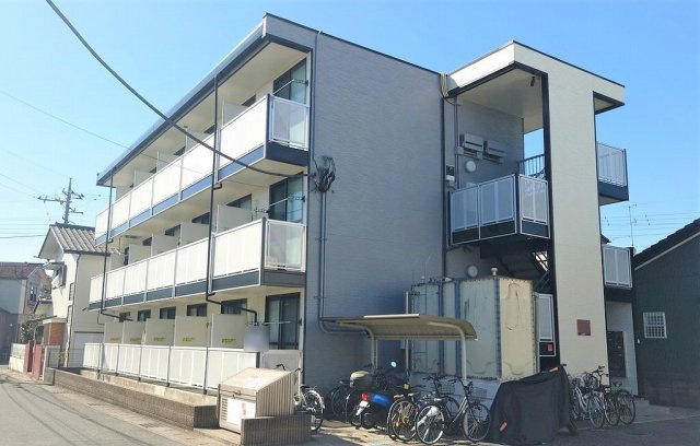 レオパレスカサブランカ柏の外観