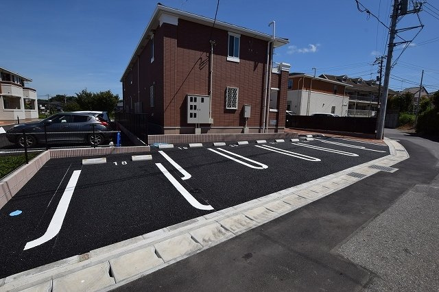 ブリーゼ・ベル・ウッドⅢの駐車場