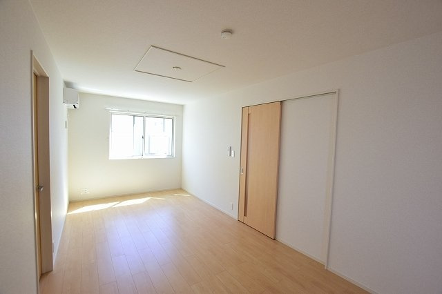 ブリーゼ・ベル・ウッドⅢの居間・リビング