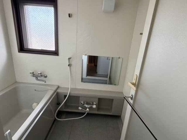 グランドール西条 弐番館の浴室