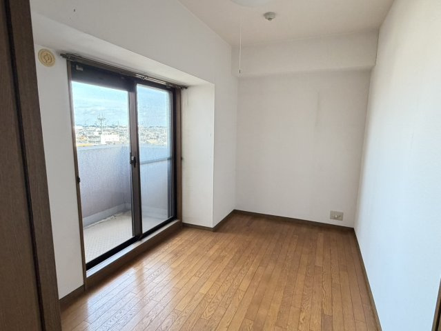 グランドール西条 弐番館の洋室