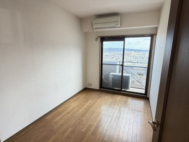 グランドール西条 弐番館の洋室