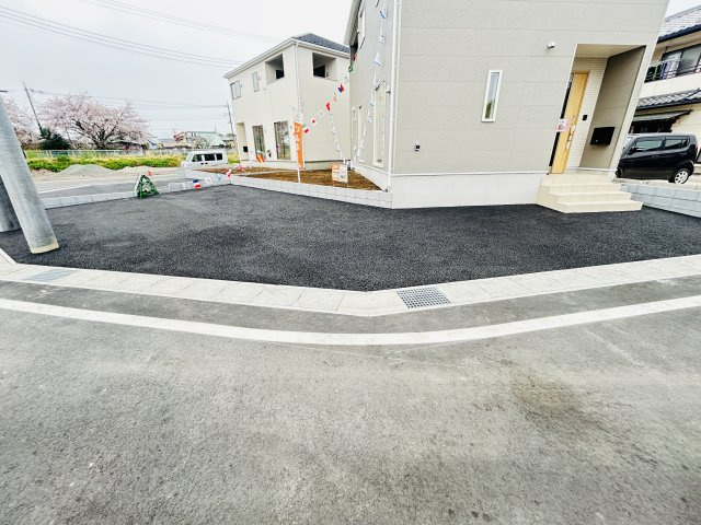 新築　前橋市北代田町第10-1期　クレイドルガーデン　9号棟の駐車場|現地写真　駐車スペースは2台分可能です！
