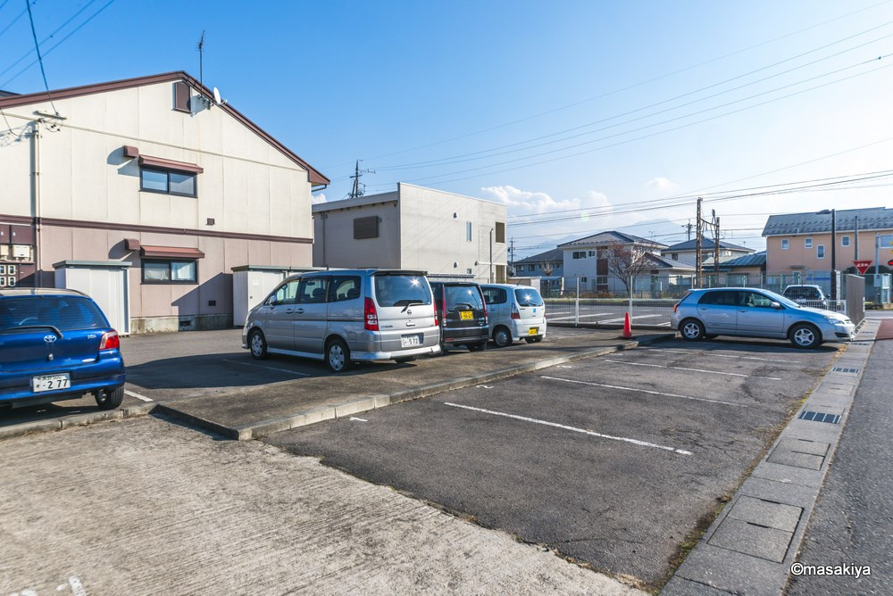 コーポラスUの駐車場