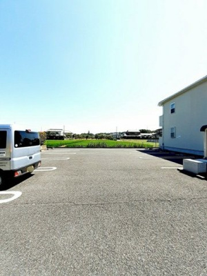 【駐車場】 | イリーデ・ソレイユＢ