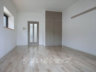 ヴェルドミールの寝室|床はクッションフロアです