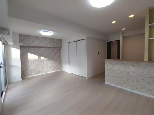 日商岩井菫橋ハイツ　4階の居間・リビング