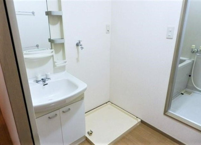 【洗面所】 | ビラージュ長浦Ａ | 使いやすい洗面所です