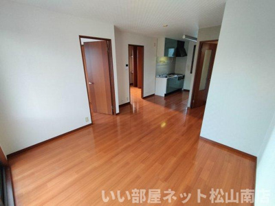 【居間・リビング】 | バリュージュ古川南 Ａ棟