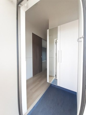 【玄関】 | プレステージア木更津 | 明るい玄関です