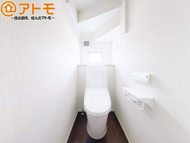 【トイレ】 | 清水区三保第2期　新築戸建　2号棟 | 年代を問わず使いやすい洗浄機能付きのトイレ♪肌への負担をも減らせるのでお子様の敏感なお肌も安心！