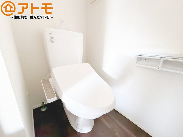 【トイレ】 | 清水区三保第2期　新築戸建　2号棟 | 毎日使うトイレだからこそ機能性を重視したいですよね！温水洗浄便座で快適な時間をお過ごしください♪