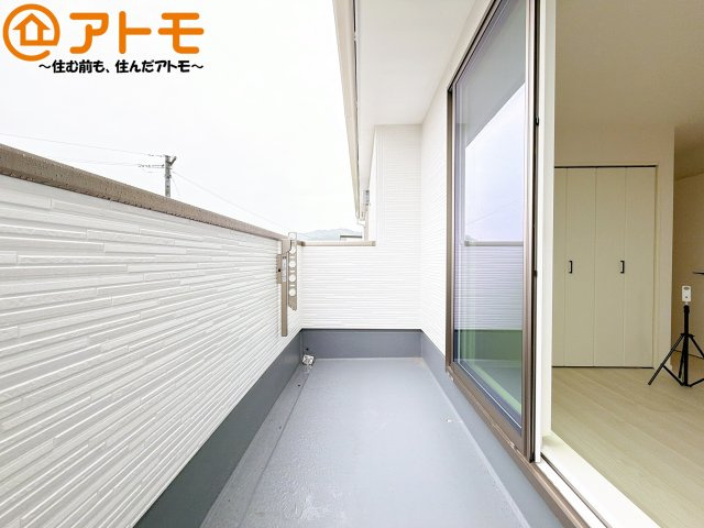 【バルコニー】 | 清水区蜂ヶ谷南町第1期　新築戸建　2号棟 | 陽当りの良いバルコニーはお洗濯物はもちろんお布団もふかふかになります♪