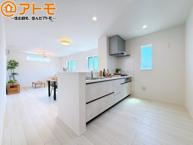 【キッチン】 | 清水区蜂ヶ谷南町第1期　新築戸建　2号棟 | 対面式のキッチンはリビングを見渡すことができるので安心♪家族の会話も増えそうですね♪
