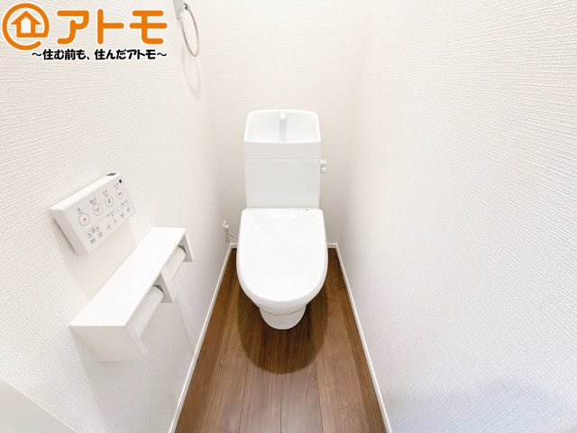 【トイレ】 | 清水区蜂ヶ谷南町第1期　新築戸建　1号棟 | 毎日使うトイレだからこそ機能性を重視したいですよね！温水洗浄便座で快適な時間をお過ごしください♪