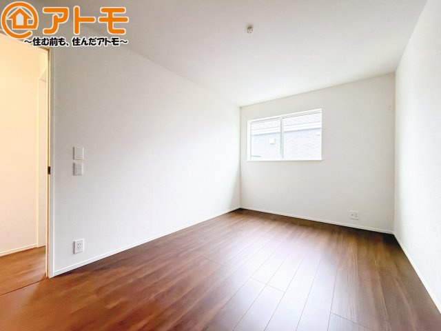 【寝室】 | 清水区蜂ヶ谷南町第1期　新築戸建　1号棟 | 毎日すごす部屋の広さや陽当りも気になるポイントですね！現地で体感してみてください♪