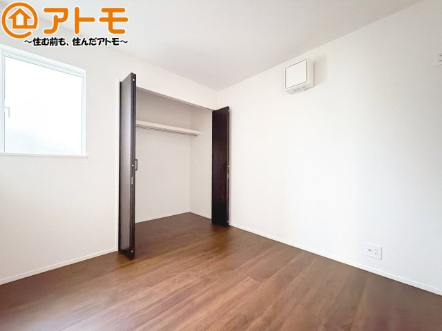 【子供部屋】 | 清水区蜂ヶ谷南町第1期　新築戸建　1号棟 | 収納スペースもしっかり確保したお部屋は、収納家具の数も減らせるのでお部屋を広く使えます！