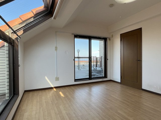 【洋室】 | ニューステージ川奈 | 7.7帖