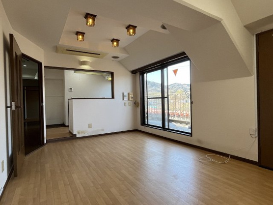 【居間・リビング】 | ニューステージ川奈