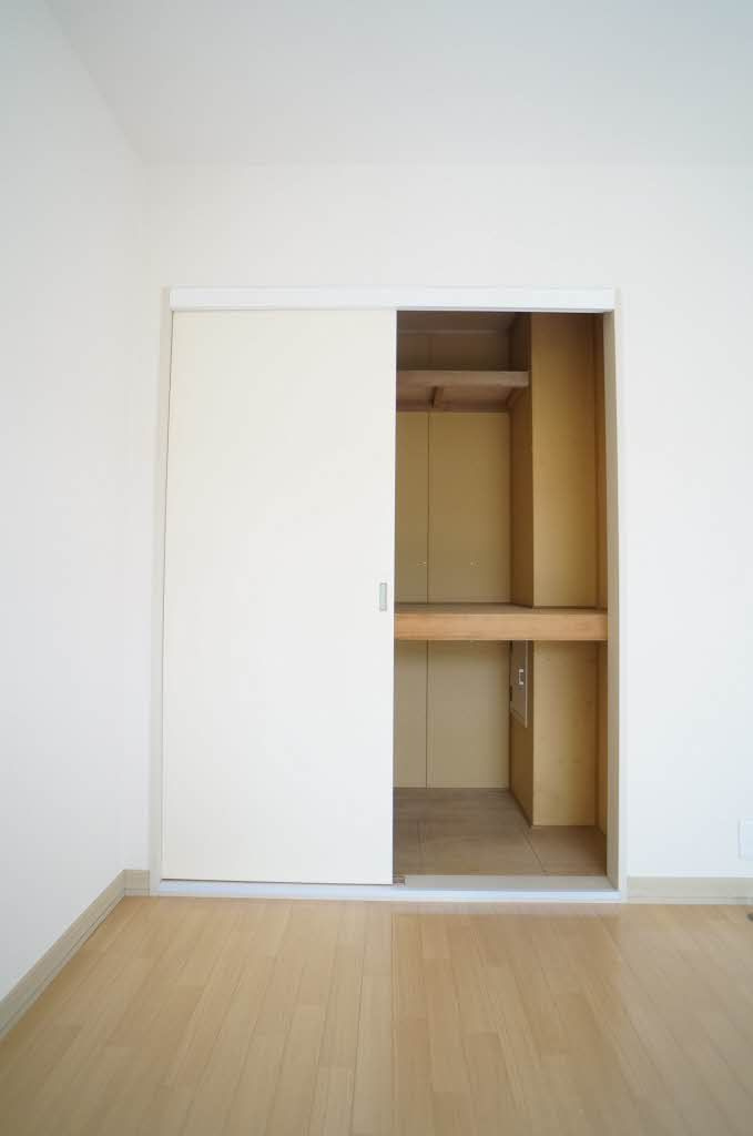 ユーロハイツ名須川 Ａの収納