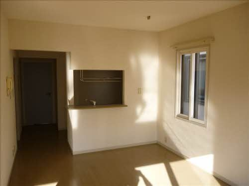 フレグランス中津川 Ｂの居間・リビング