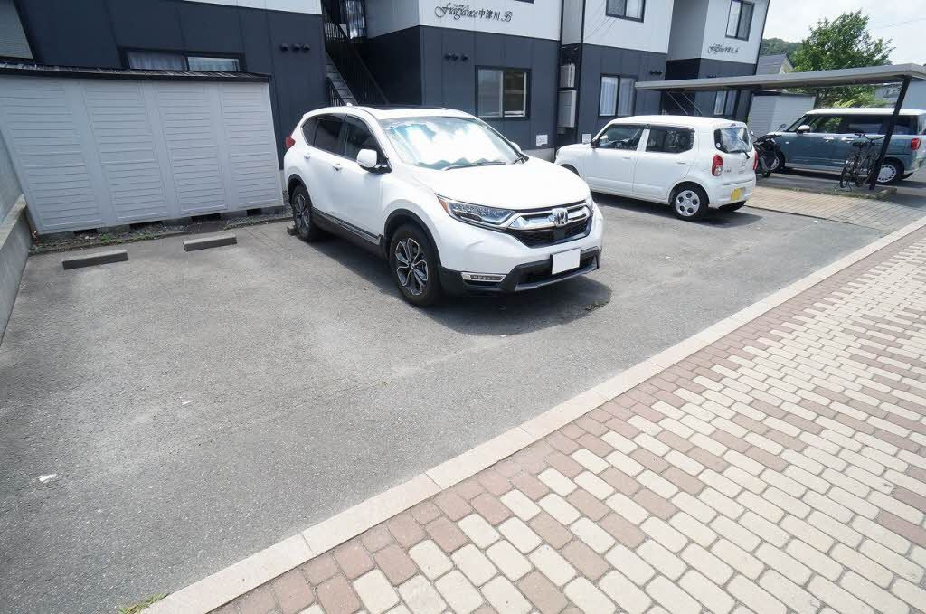 フレグランス中津川 Ｂの駐車場