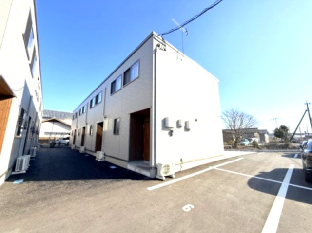 グランメゾン Ⅰの駐車場|カースペースがあります