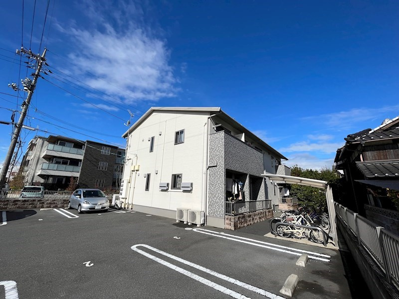 ティユール西市の外観