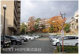 【駐車場】 | サンリーノ逆瀬川野上ノースコート | 駐車場です♪現在空き有り！月額6，000円です！