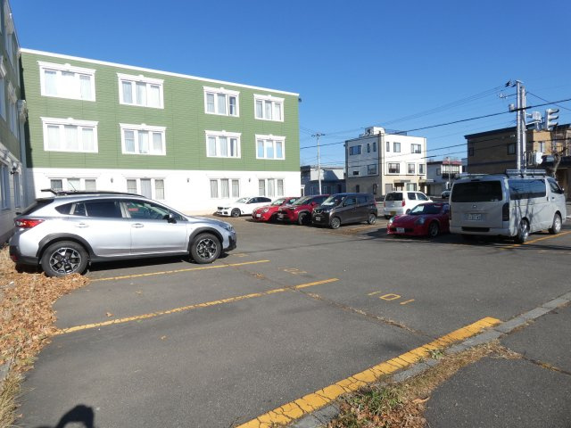 ヴェール220の駐車場