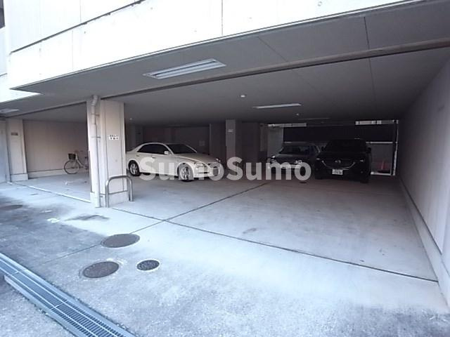 ファミーユ武庫之荘の駐車場|駐車場完備です