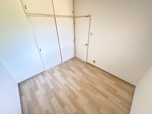 ハイネス生駒の寝室