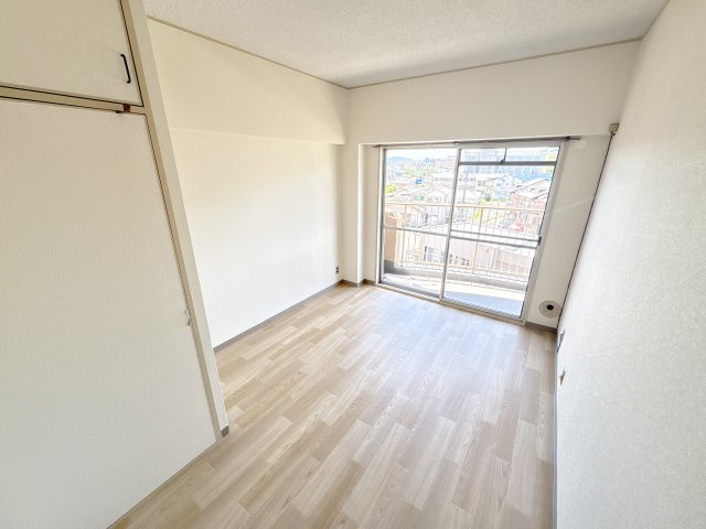 ハイネス生駒の居間・リビング