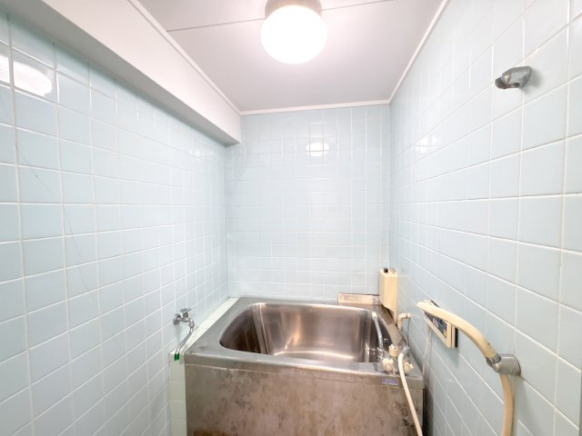 ハイネス生駒の浴室