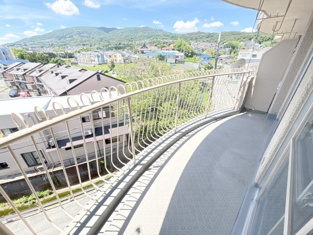 ハイネス生駒のバルコニー