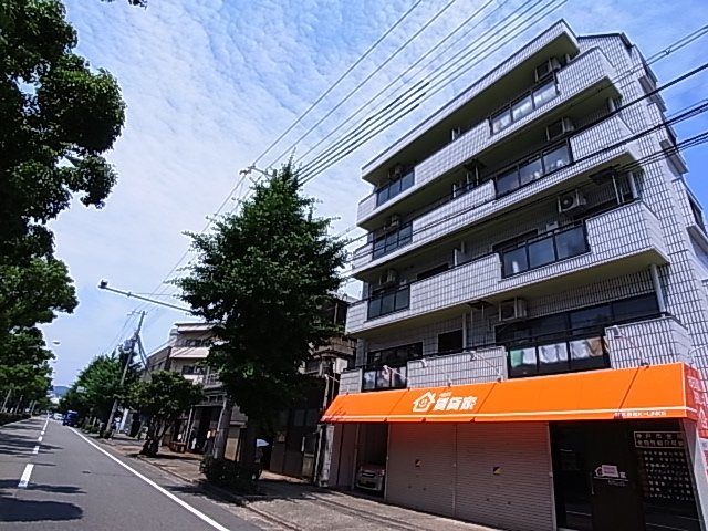神戸市兵庫区塚本通８丁目の賃貸マンションの外観